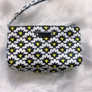 Authentic Vera Bradley wristlet. Love this brand! Sturdy and quality New no tags